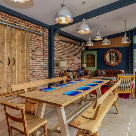 بيت للعطل Brock House *